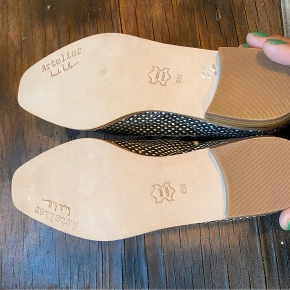 NWOT Nicole Miller Artelier Stella Sabrina Taupe Slip On Shoes